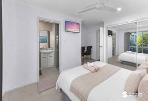 A Flexible Five-Bedroom Coastal Home Designed for Two Families image 13
