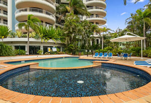 Live the Surfers Paradise Beach Lifestyle Fully Furnished - New Carpet/Freshley Painted image 17
