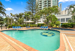 Live the Surfers Paradise Beach Lifestyle Fully Furnished - New Carpet/Freshley Painted image 16