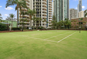 Live the Surfers Paradise Beach Lifestyle Fully Furnished - New Carpet/Freshley Painted image 19