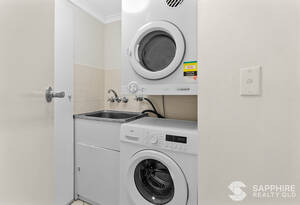 Live the Surfers Paradise Beach Lifestyle Fully Furnished - New Carpet/Freshley Painted image 12