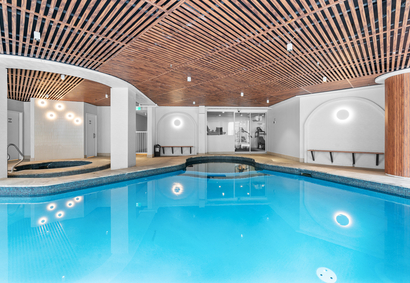 Thumbnail: Live the Surfers Paradise Beach Lifestyle