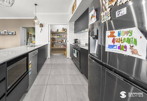 🌴 Qunaba Lifestyle - Half an Acre, Shed/Workspace, Beach Moments Away image 5