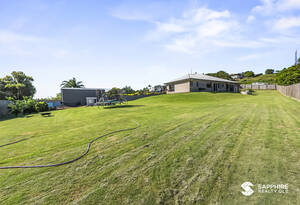 🌴 Qunaba Lifestyle - Half an Acre, Shed/Workspace, Beach Moments Away image 21