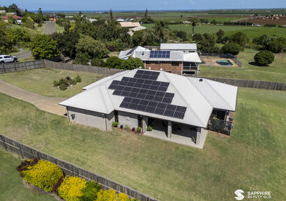 🌴 Qunaba Lifestyle - Half an Acre, Shed/Workspace, Beach Moments Away image 2