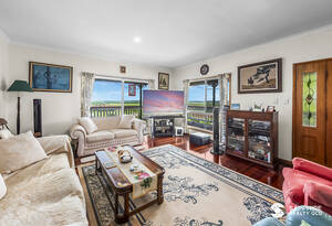 Unmatched Panoramic Views From One of the Hummock's Finest Locations image 6