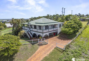 Unmatched Panoramic Views From One of the Hummock's Finest Locations image 2