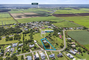 Unmatched Panoramic Views From One of the Hummock's Finest Locations image 24