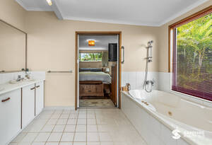 Unmatched Panoramic Views From One of the Hummock's Finest Locations image 9