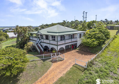 Unmatched Panoramic Views From One of the Hummock's Finest Locations image 2