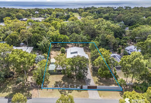 Stunning Moore Park Beach Home -Just a Walk to the Beach image 28