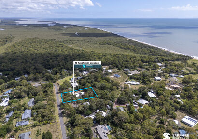 Stunning Moore Park Beach Home -Just a Walk to the Beach image 2