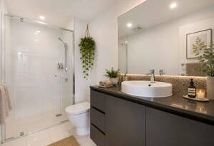 Fully Furnished One-Bedroom Apartment | Surfers Paradise Boulevard image 7