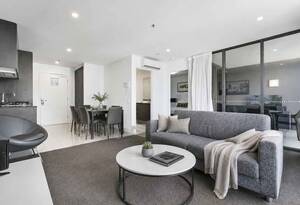 Fully Furnished One-Bedroom Apartment | Surfers Paradise Boulevard image 3