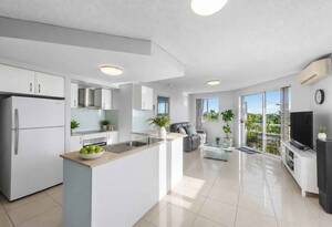 Modern Bargara Unit – Wake Up to Ocean Views and Sea Breezes image 2