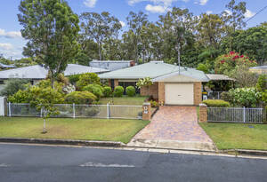 Spacious Family Home with Huge Three-Bay Shed in Kepnock image 1