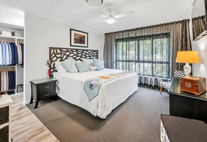 Executive Living in an Exclusive Gated Golf Course Community image 9
